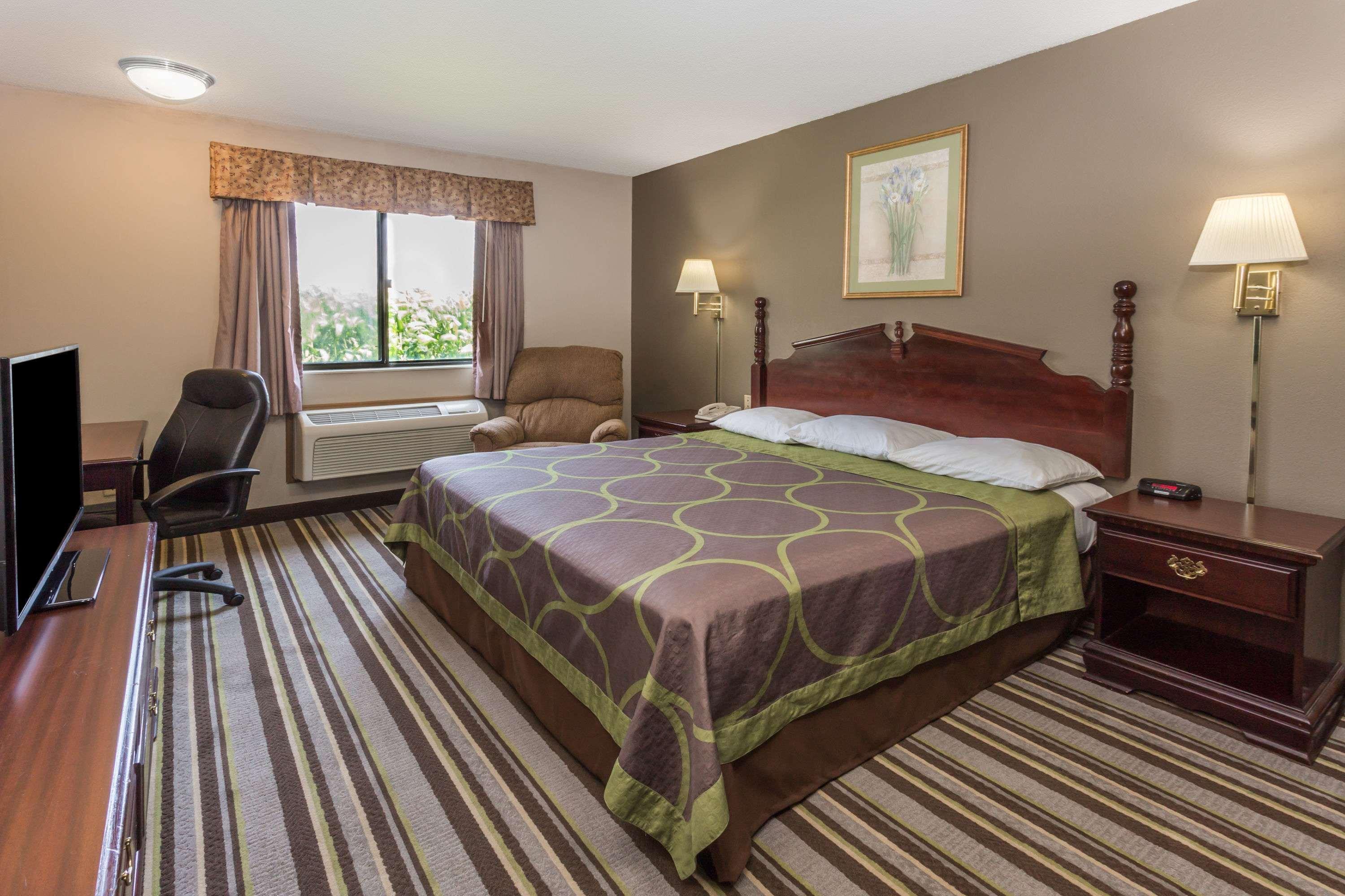 Super 8 By Wyndham Yorkville Kültér fotó